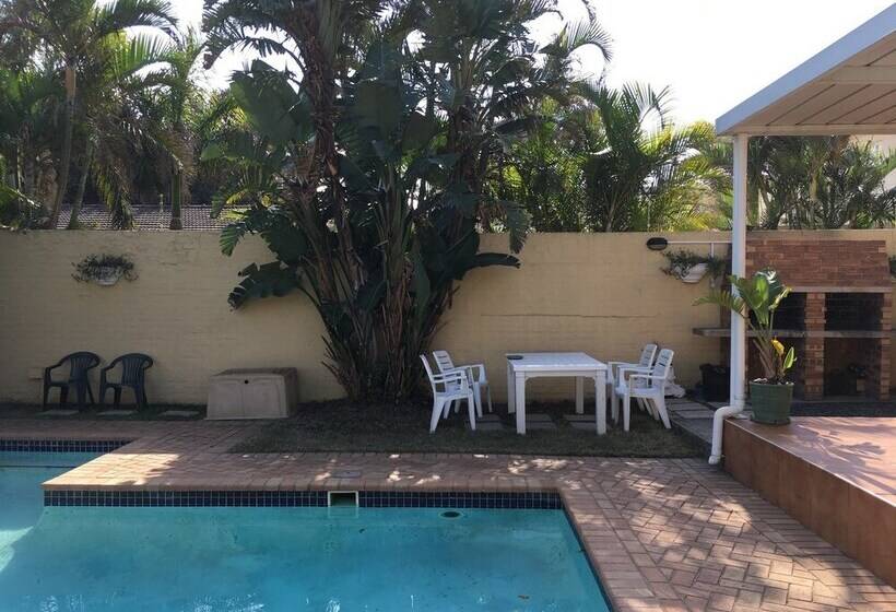 فندق صغير Glenashley Beach Accommodation B&b And Backpackers