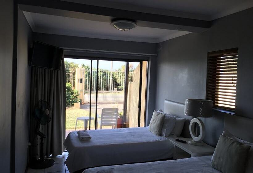 فندق صغير Glenashley Beach Accommodation B&b And Backpackers