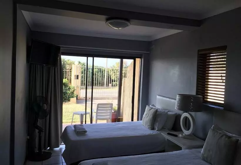 Retkeilymaja Glenashley Beach Accommodation   B&b And Backpackers