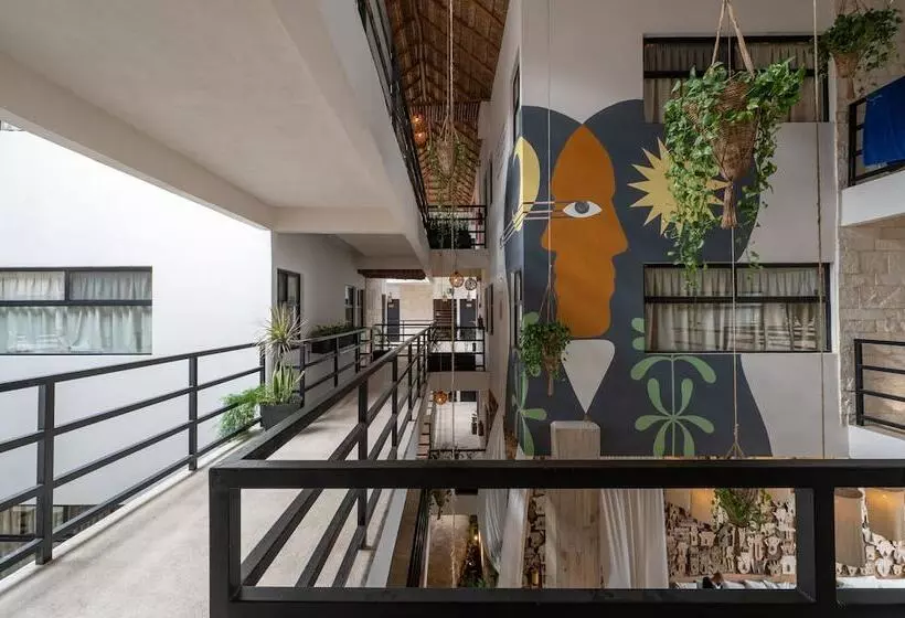 Retkeilymaja Mayan Monkey Tulum | Social