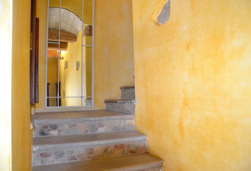 ベッドアンドブレックファースト La Roccia