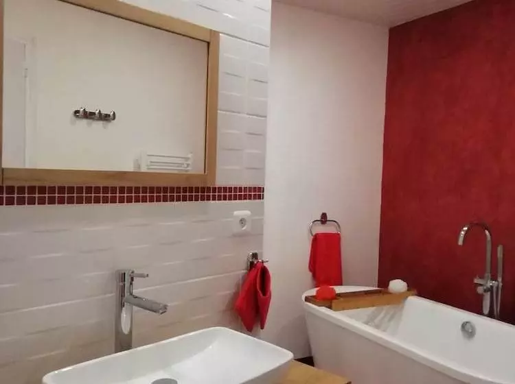 Aamiaismajoitus (B&B) Les Bois De Saint Auvent