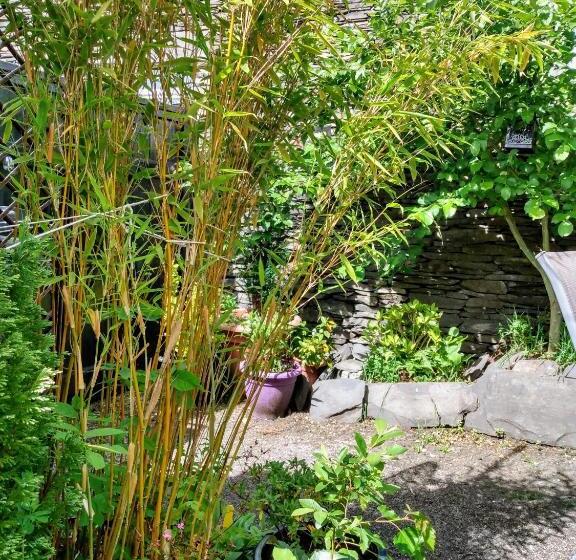 Bed and Breakfast The Lakes B And B