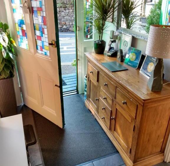 Bed and Breakfast The Lakes B And B