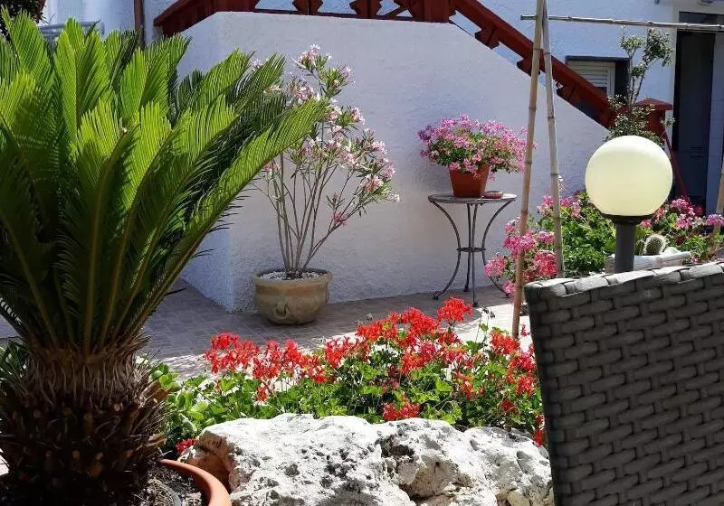 簡易ホテル B&b Villa Piana