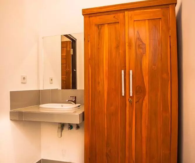 Hostelli Singgahan Bungalow By Ecommerceloka