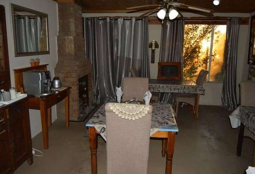 ホテル Ladybrand Khaya Farm Lodge