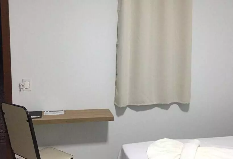 Hotelli Marini Palace