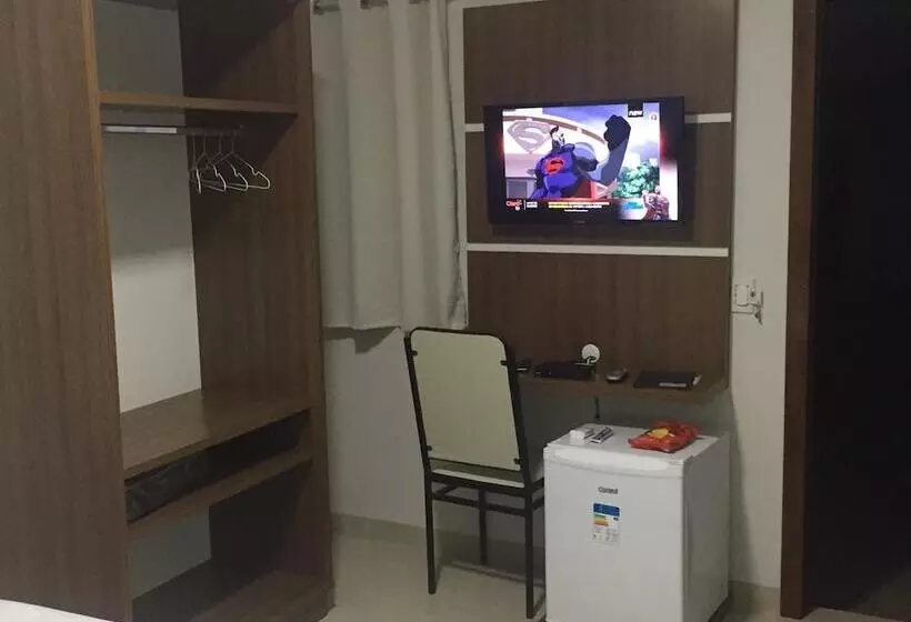 Hotelli Marini Palace