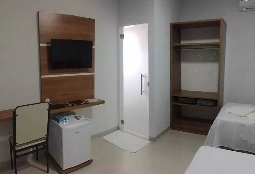 Hotelli Marini Palace