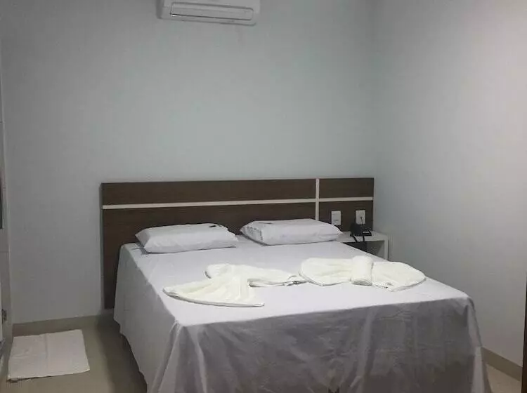 Hotelli Marini Palace