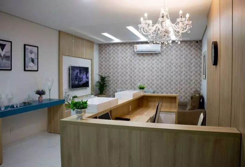 Hotelli Marini Palace