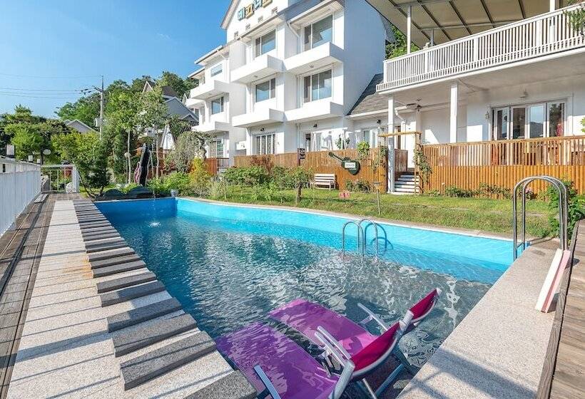 Отель Pique Nique Pension