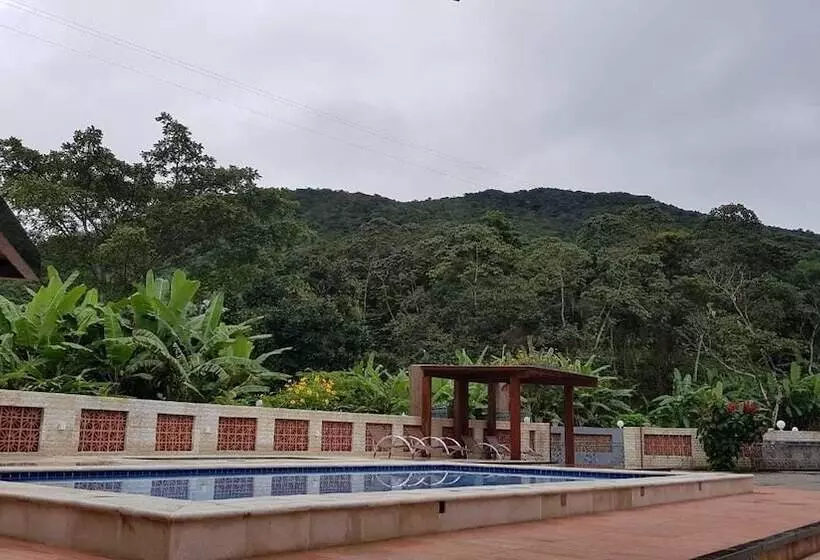 田舎風ホテル Cantinho Das Flores