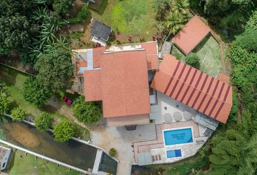 田舎風ホテル Cantinho Das Flores