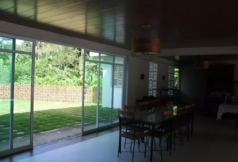 田舎風ホテル Cantinho Das Flores