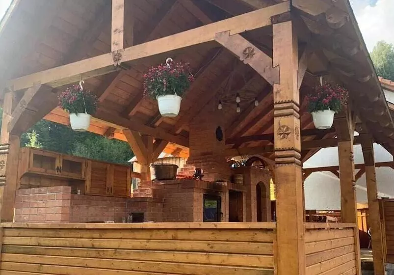 田舎風ホテル Pensiunea Simi