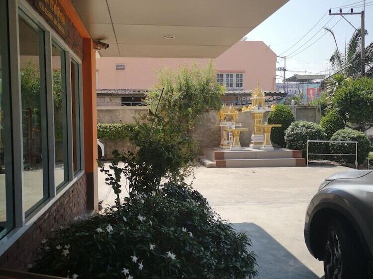 בית מלון כפרי Sab Suwarn Mansion