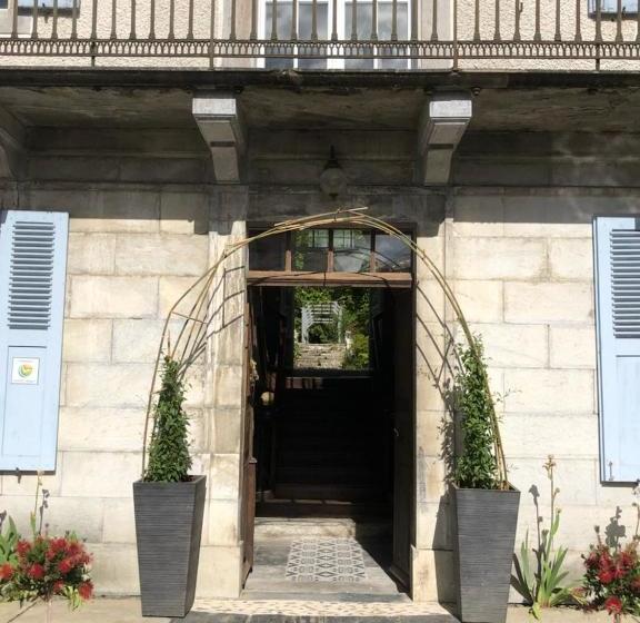 펜션 Chambres Et Table D Hôtes La Billebaude