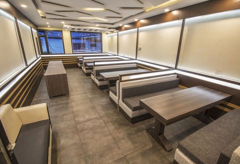 Wowstayz Hotel Sapphire