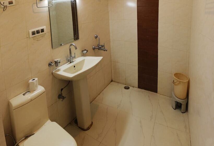 Wowstayz Hotel Sapphire