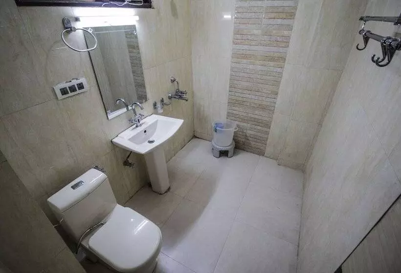 Wowstayz Hotel Sapphire