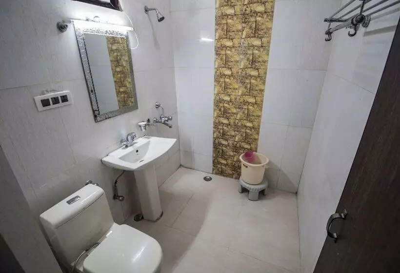 Wowstayz Hotel Sapphire