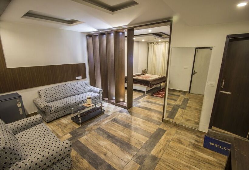 Wowstayz Hotel Sapphire