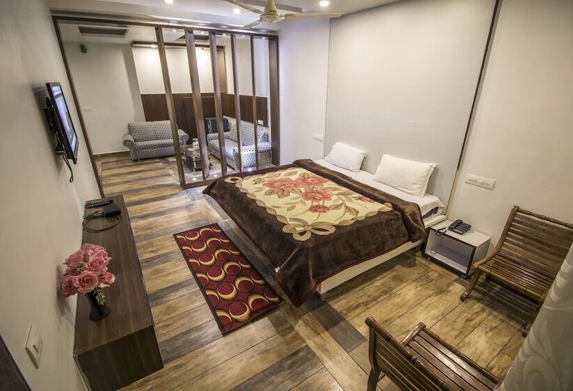 Wowstayz Hotel Sapphire