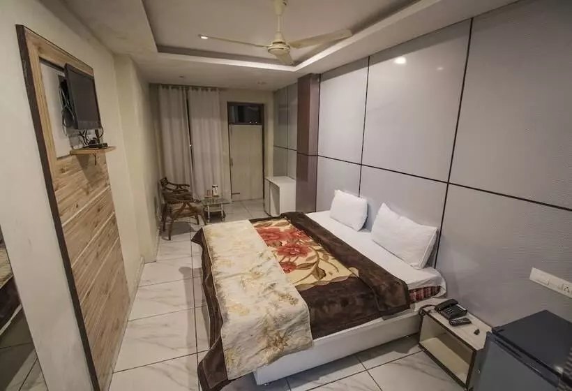 Wowstayz Hotel Sapphire