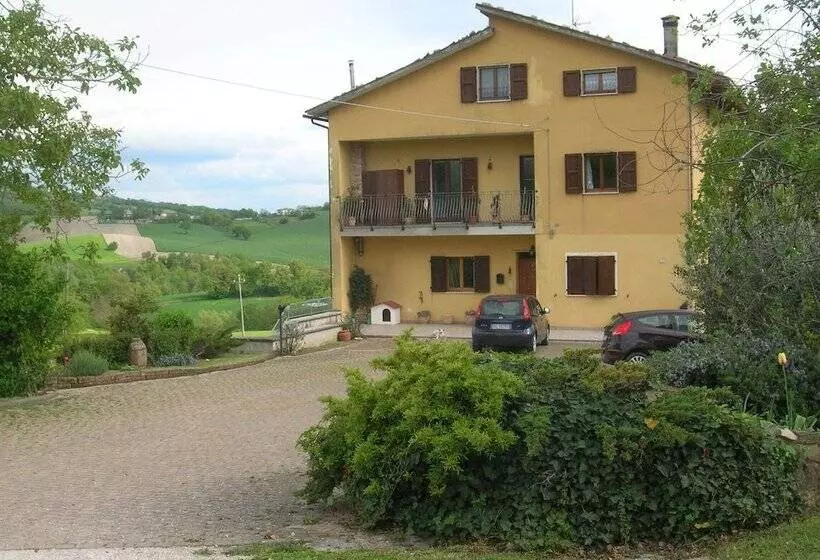 Aamiaismajoitus (B&B) Mansarda Viti