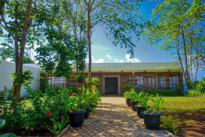 Bed and Breakfast Naya Matahora Island Resort