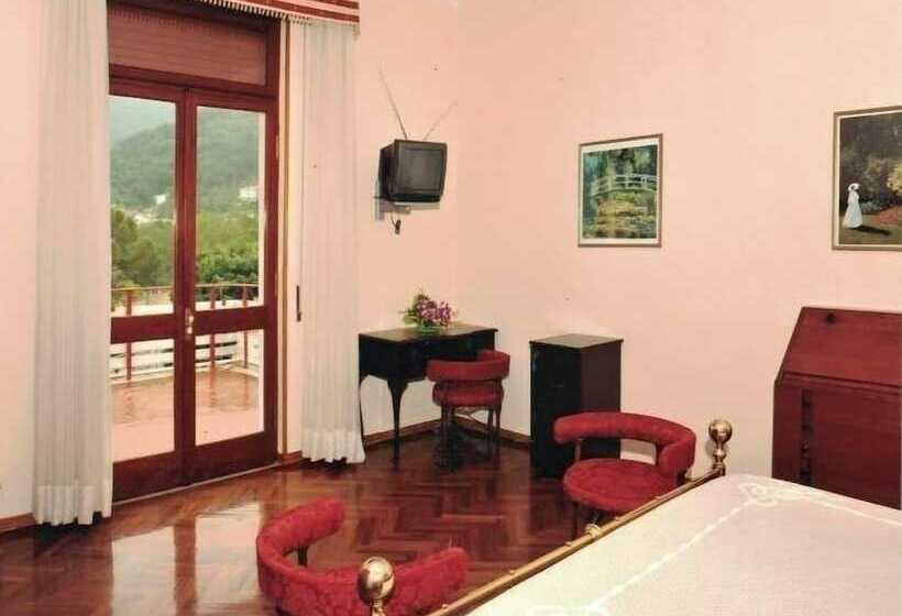 簡易ホテル Albergo La Perla Della Valle