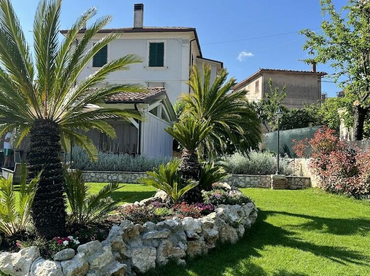 簡易ホテル Albergo La Perla Della Valle