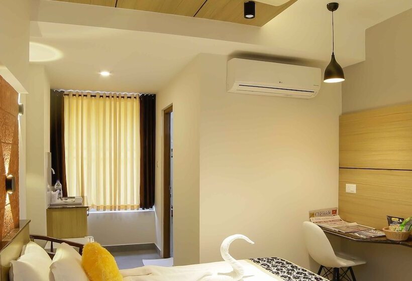 فندق Bhavanam Regency