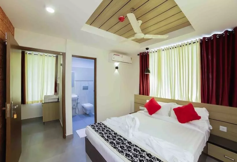 Hotelli Bhavanam Regency