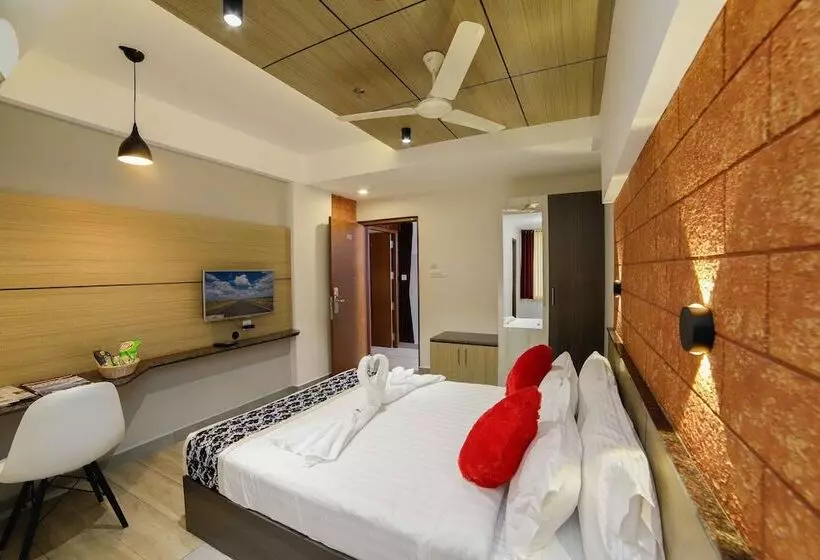 Hotelli Bhavanam Regency