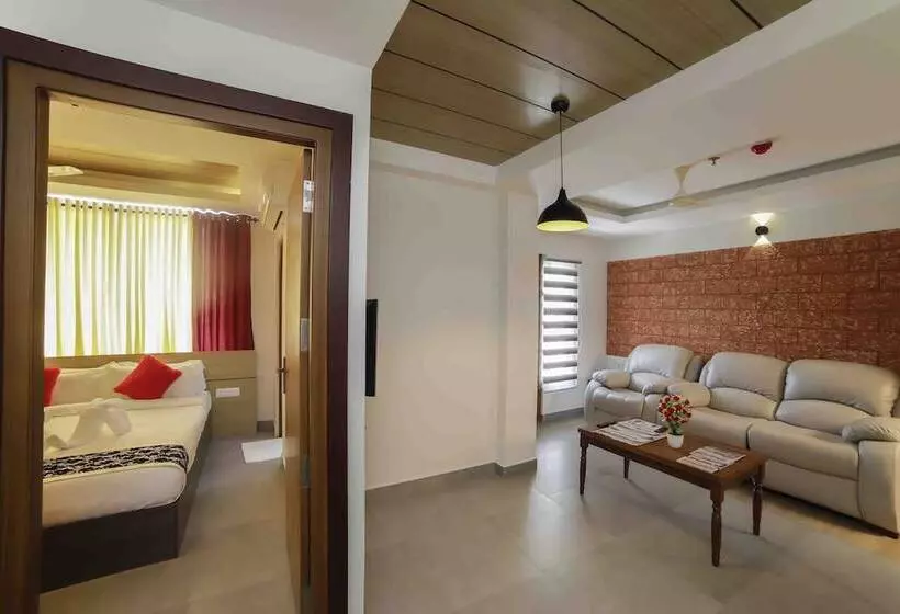 Hotelli Bhavanam Regency