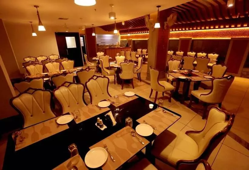 Hotelli Bhavanam Regency