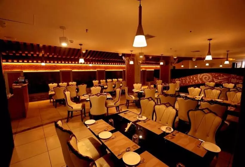 Hotelli Bhavanam Regency