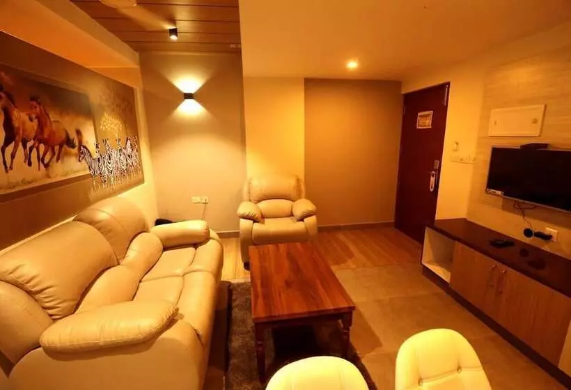 Hotelli Bhavanam Regency