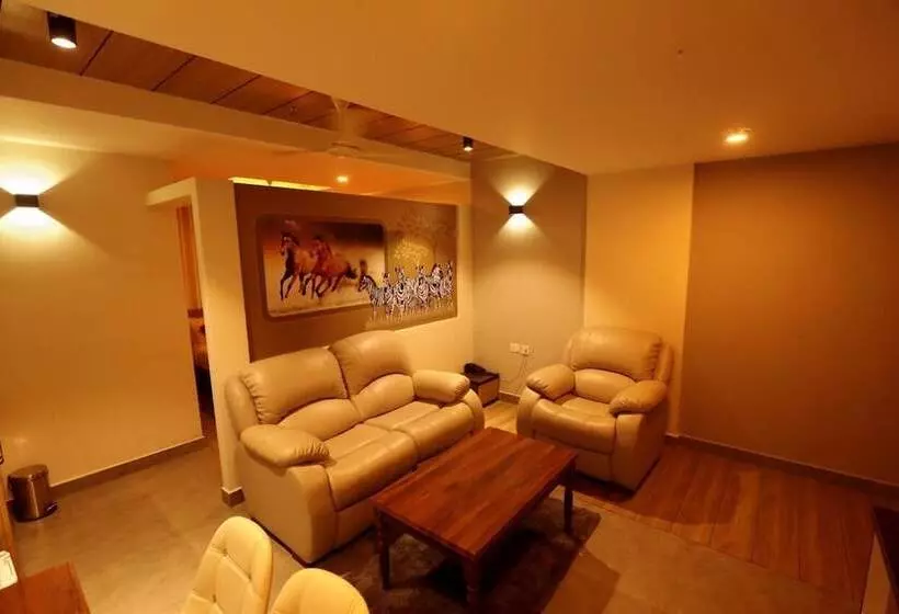 Hotelli Bhavanam Regency