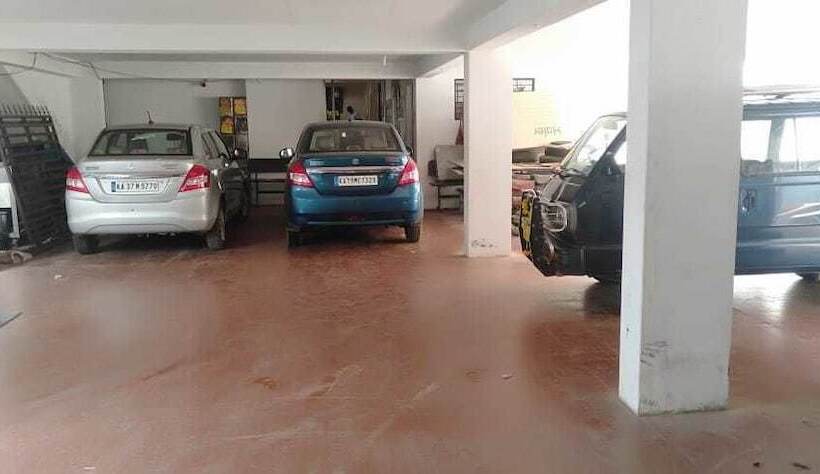 호텔 Iroomz Grand Palace