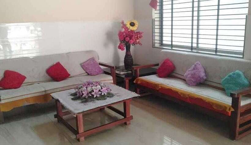 호텔 Iroomz Grand Palace