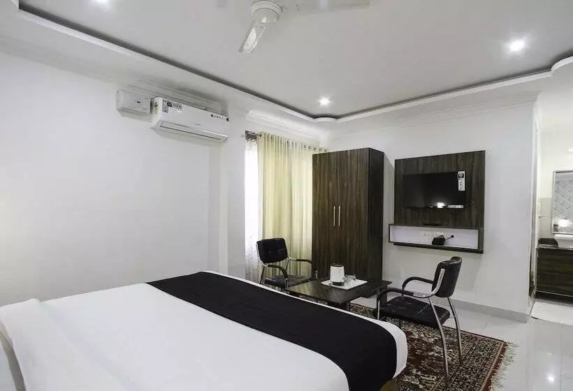 Hotelli Rich Fort By Oyo Rooms