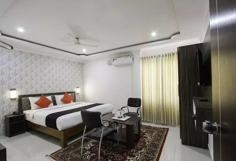 Hotelli Rich Fort By Oyo Rooms