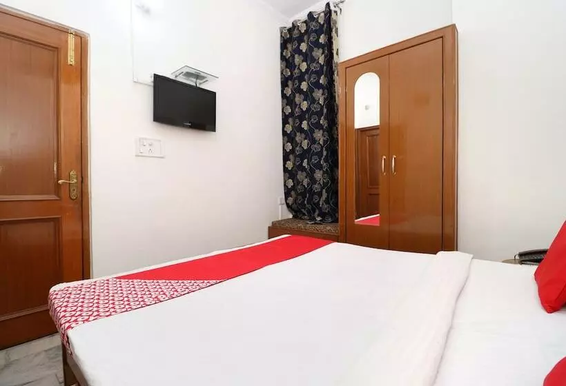ホテル Singh's 11 By Oyo Rooms