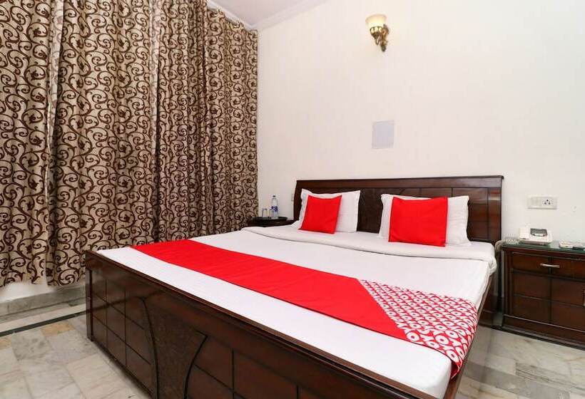 فندق Singh's 11 By Oyo Rooms