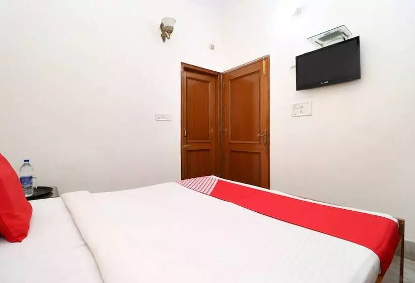ホテル Singh's 11 By Oyo Rooms