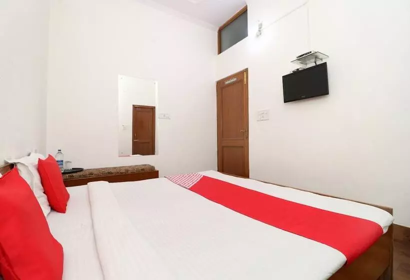 ホテル Singh's 11 By Oyo Rooms